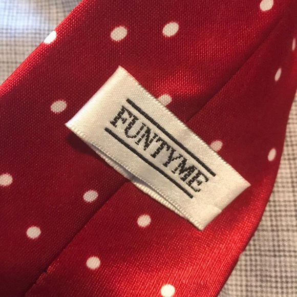 Funtime tie. - Picture 2 of 2